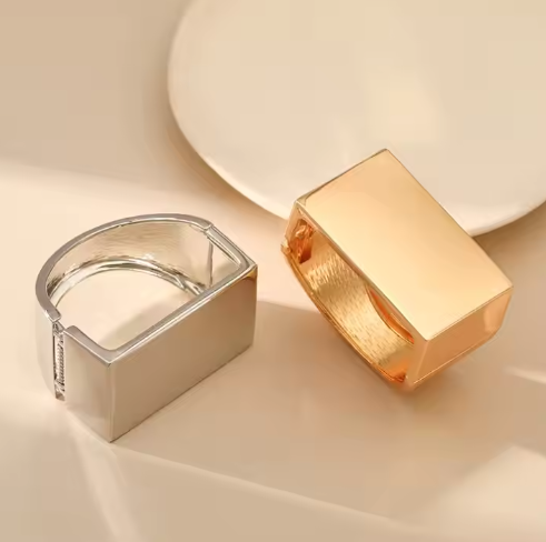 LILY Bangle