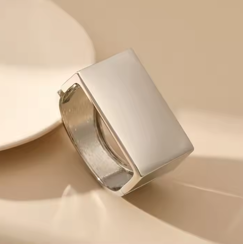 LILY Bangle